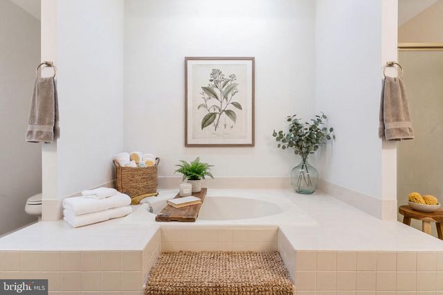 5130 CANNON BLUFF DR, Woodbridge, VA 22192