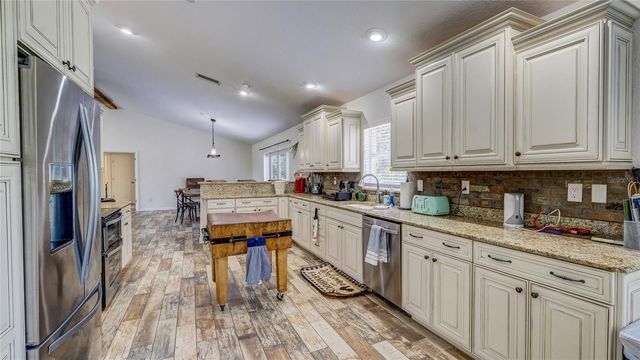 560 OAKFORD ROAD, Sarasota, FL 34240