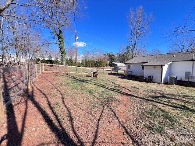 1003 N Cansler Street, Kings Mountain, NC 28086