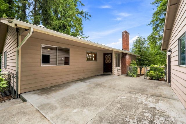 7412 104th Street E, Puyallup, WA 98373