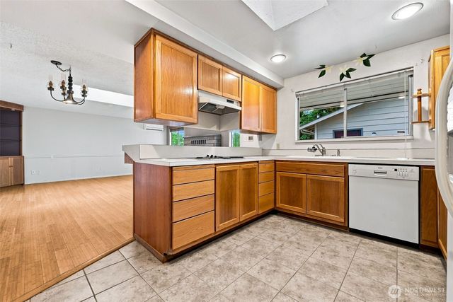 7412 104th Street E, Puyallup, WA 98373