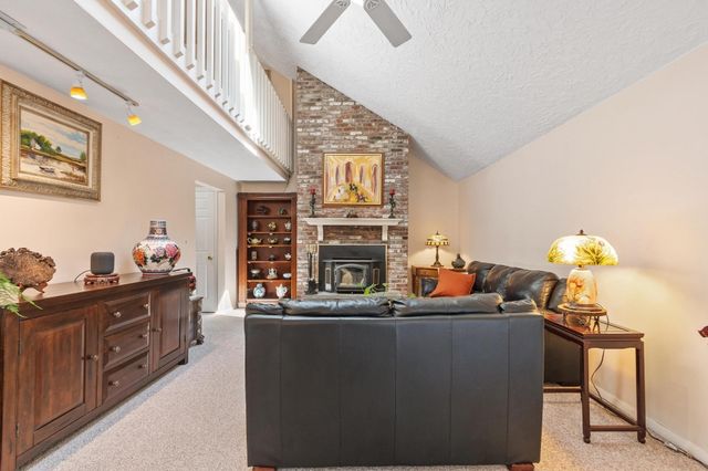 47 Cortland Ln 47, Boxborough, MA 01719