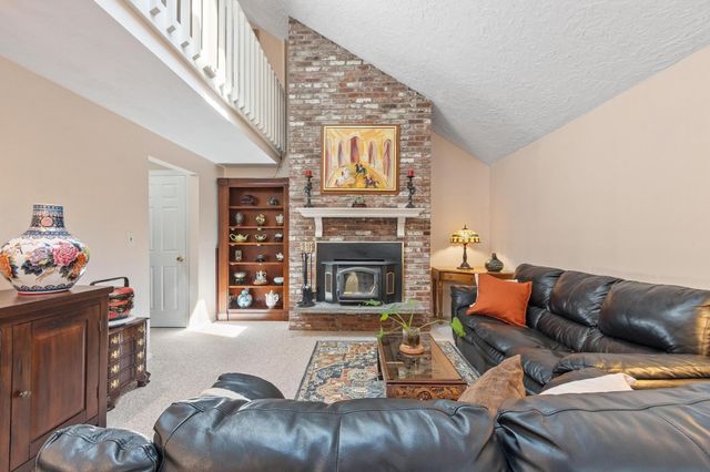 47 Cortland Ln 47, Boxborough, MA 01719