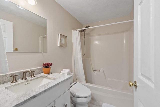 47 Cortland Ln 47, Boxborough, MA 01719