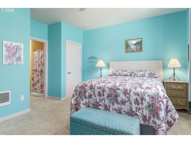 172 OAKLEIGH Ln 513, Eugene, OR 97404