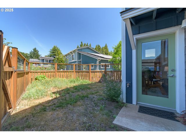 172 OAKLEIGH Ln 513, Eugene, OR 97404