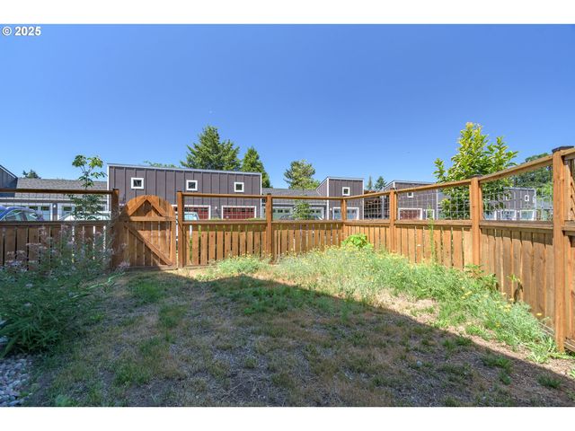 172 OAKLEIGH Ln 513, Eugene, OR 97404