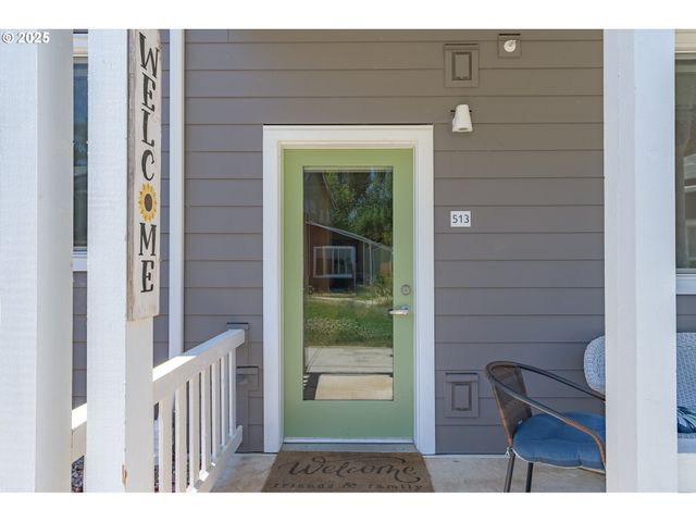 172 OAKLEIGH Ln 513, Eugene, OR 97404