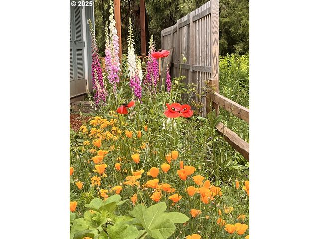 172 OAKLEIGH Ln 513, Eugene, OR 97404