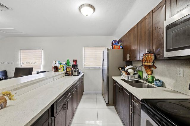 2071 NW 86th St, Miami, FL 33147