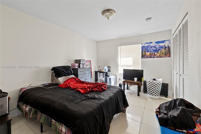 2071 NW 86th St, Miami, FL 33147