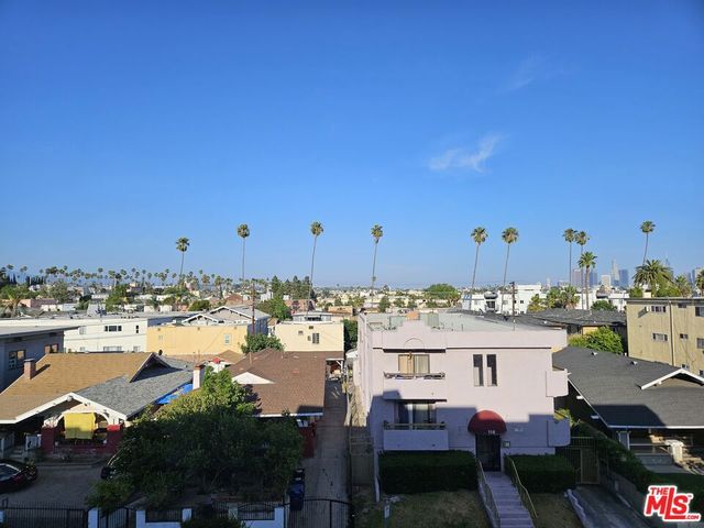 105 S Mariposa Avenue 403, Los Angeles, CA 90004