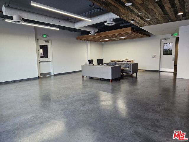 105 S Mariposa Avenue 403, Los Angeles, CA 90004