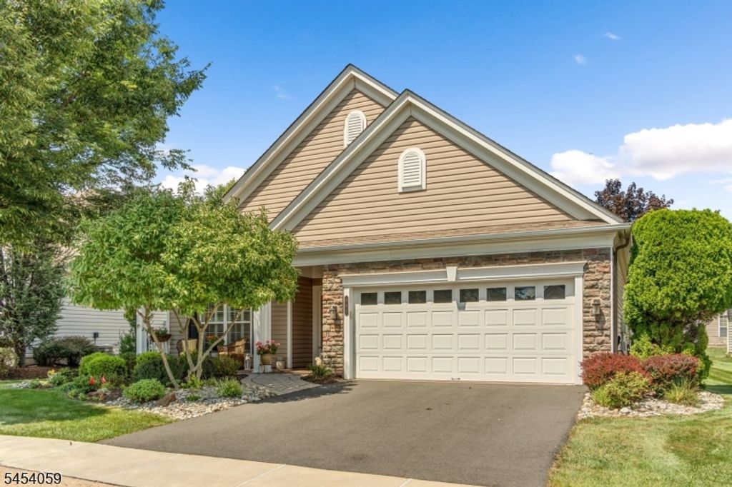 441 Crossfields Ln, Franklin Twp., NJ 08873 — exterior