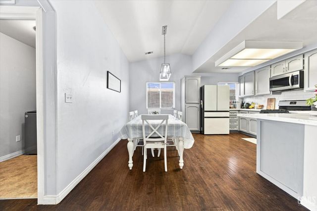 2705 Macau Street, Bakersfield, CA 93313