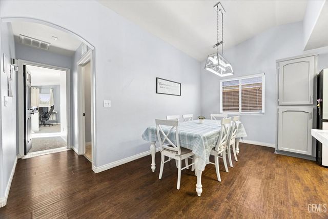 2705 Macau Street, Bakersfield, CA 93313
