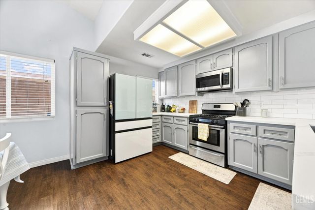 2705 Macau Street, Bakersfield, CA 93313