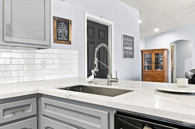 2705 Macau Street, Bakersfield, CA 93313