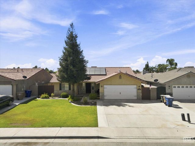 2705 Macau Street, Bakersfield, CA 93313