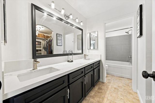 2705 Macau Street, Bakersfield, CA 93313