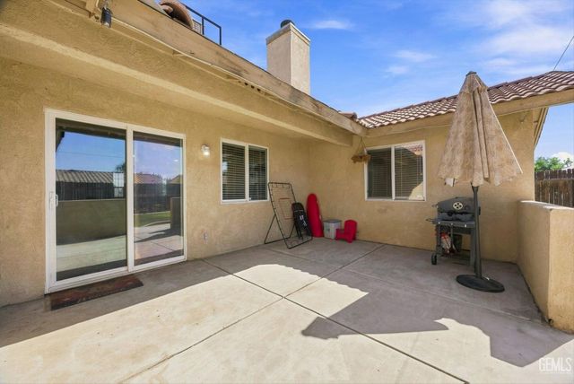 2705 Macau Street, Bakersfield, CA 93313