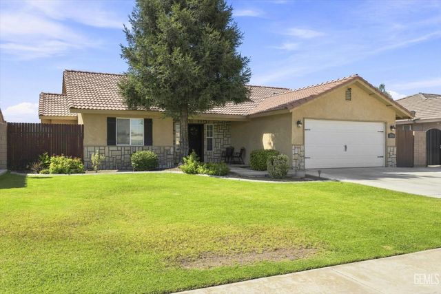 2705 Macau Street, Bakersfield, CA 93313