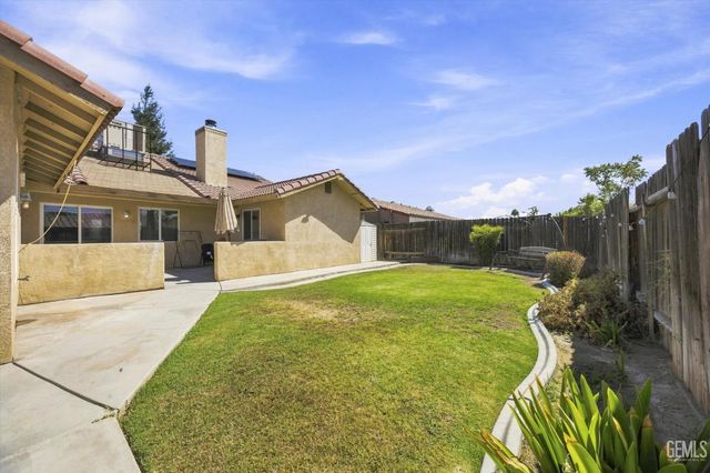 2705 Macau Street, Bakersfield, CA 93313