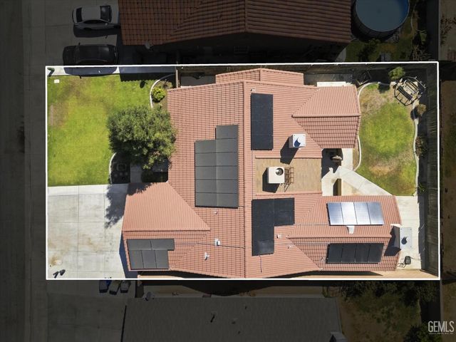 2705 Macau Street, Bakersfield, CA 93313
