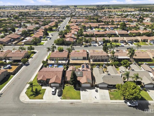 2705 Macau Street, Bakersfield, CA 93313