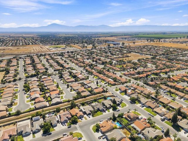 2705 Macau Street, Bakersfield, CA 93313