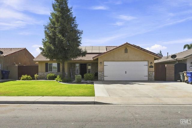 2705 Macau Street, Bakersfield, CA 93313