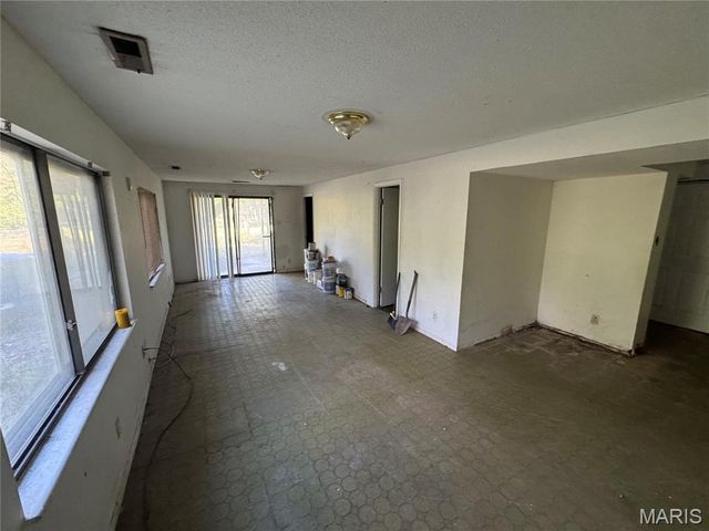 12582 Springtrail Drive, Black Jack, MO 63033