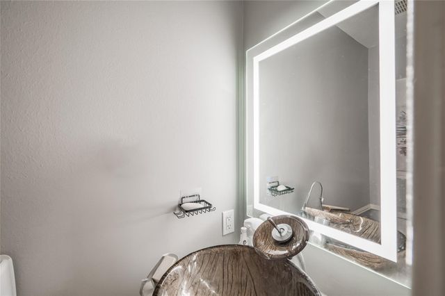 611 Montclair Boulevard, Sugar Land, TX 77478