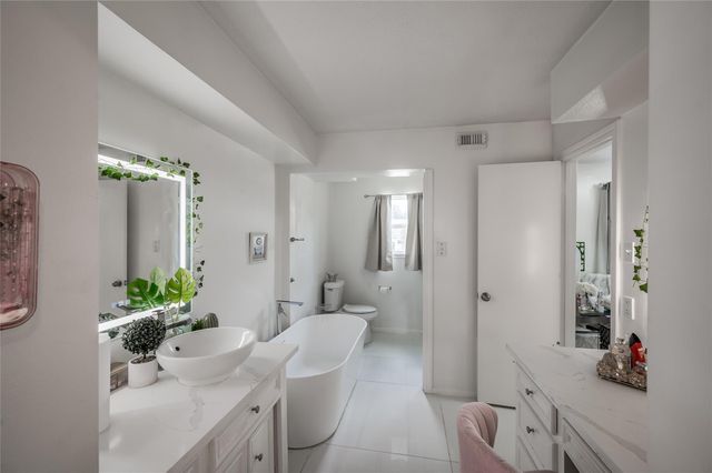 611 Montclair Boulevard, Sugar Land, TX 77478