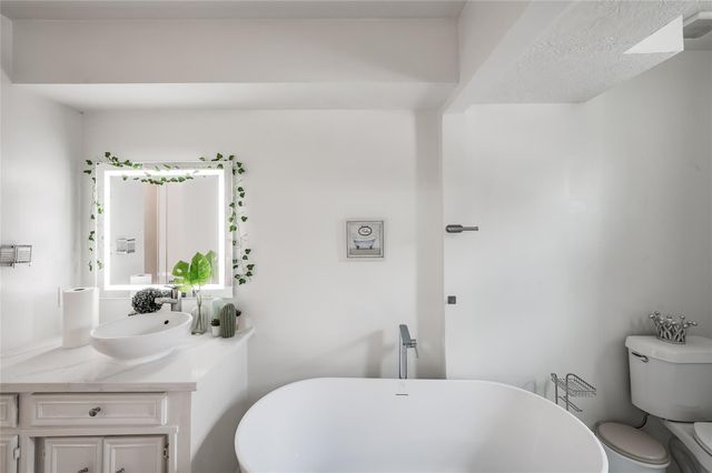 611 Montclair Boulevard, Sugar Land, TX 77478