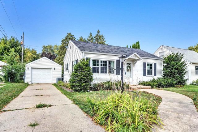 1216 9TH STREET, Green Bay, WI 54304