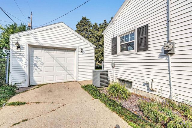 1216 9TH STREET, Green Bay, WI 54304