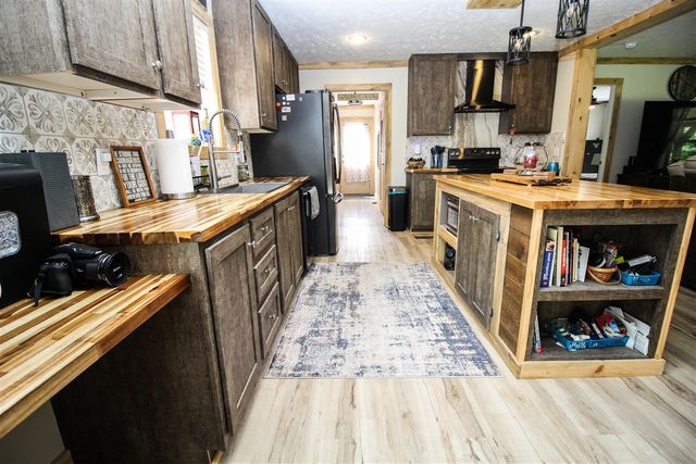 10877 Floating Bridge Road, Marcellus, MI 49067