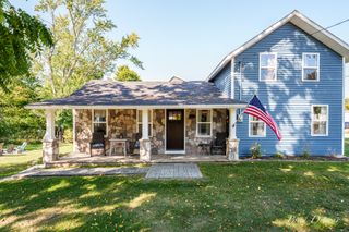 517 S Wythe Street, Pentwater, MI 49449
