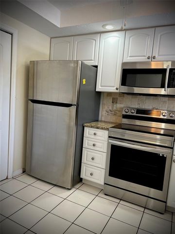 3534 RICHWOOD 44, Sarasota, FL 34235