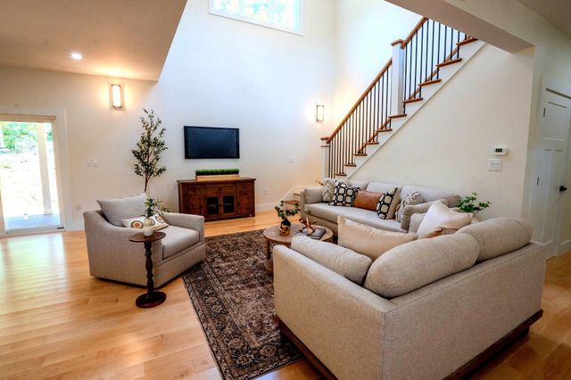 55 Indian Rock Road, Bedford, NH 03110