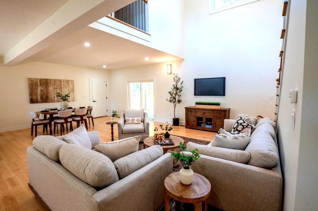 55 Indian Rock Road, Bedford, NH 03110