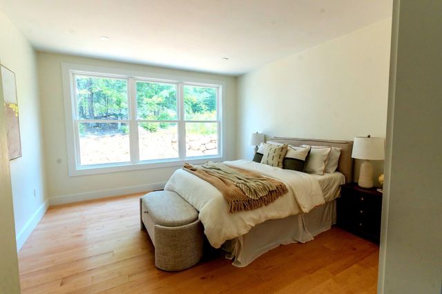 55 Indian Rock Road, Bedford, NH 03110