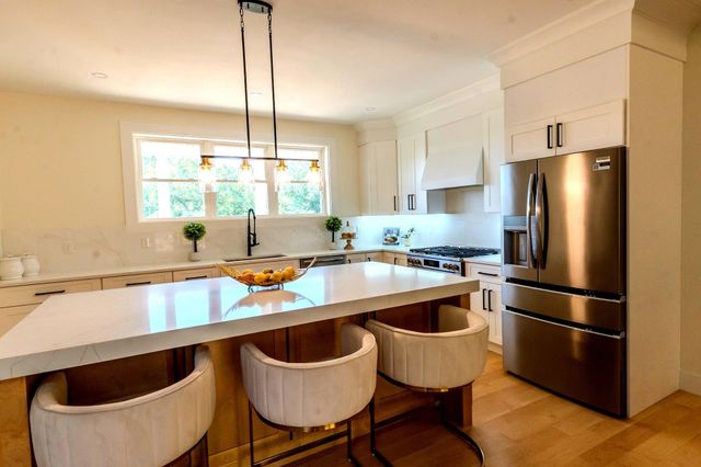 55 Indian Rock Road, Bedford, NH 03110