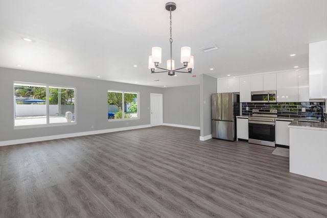 2733 NE 6th Avenue, Wilton Manors, FL 33334