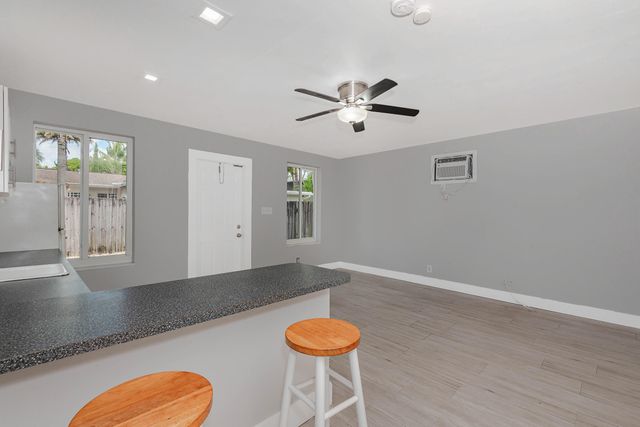 2733 NE 6th Avenue, Wilton Manors, FL 33334