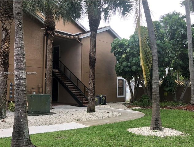 15689 SW 106th Ln 702, Miami, FL 33196