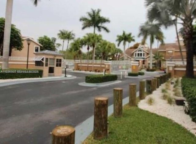 15689 SW 106th Ln 702, Miami, FL 33196