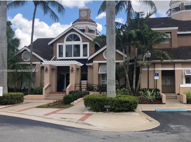 15689 SW 106th Ln 702, Miami, FL 33196