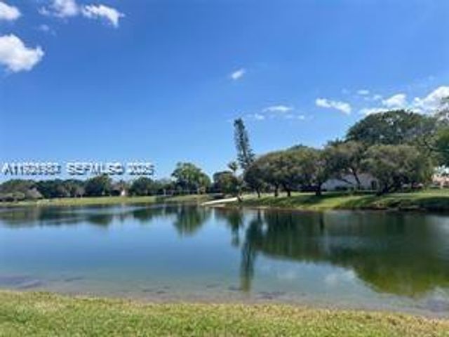 15689 SW 106th Ln 702, Miami, FL 33196